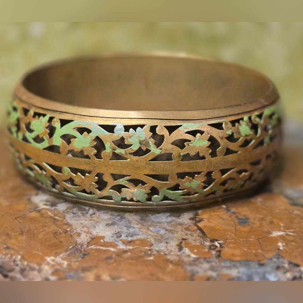 Vntg Gold and Green Brass Floral Cutout Bangle